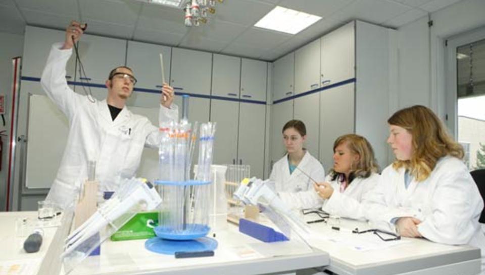 When scientists work with schoolchildren diaporama,9051-girlsday_06__0026.jpeg