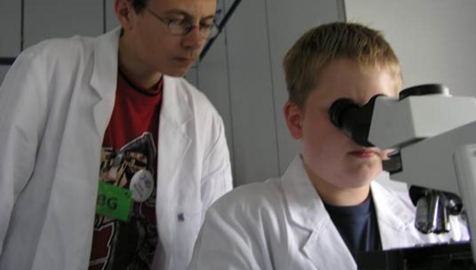 When scientists work with schoolchildren diaporama,9082-P6214986.jpeg