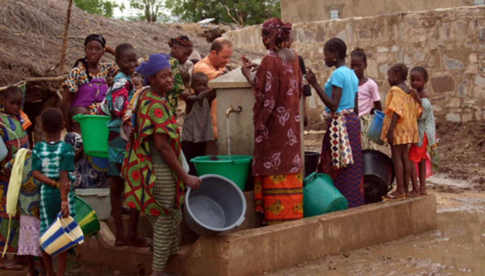 From Montreuil to Yelimane, in Mali diaporama,8921-11-Nouvelle-borne-fontaine.jpeg
