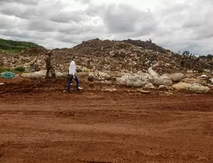 Décharge à Yaoundé, Cameroun