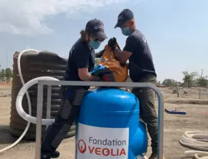 Aquaforce, 5000, Filling the carbon filter with bags of activated carbon