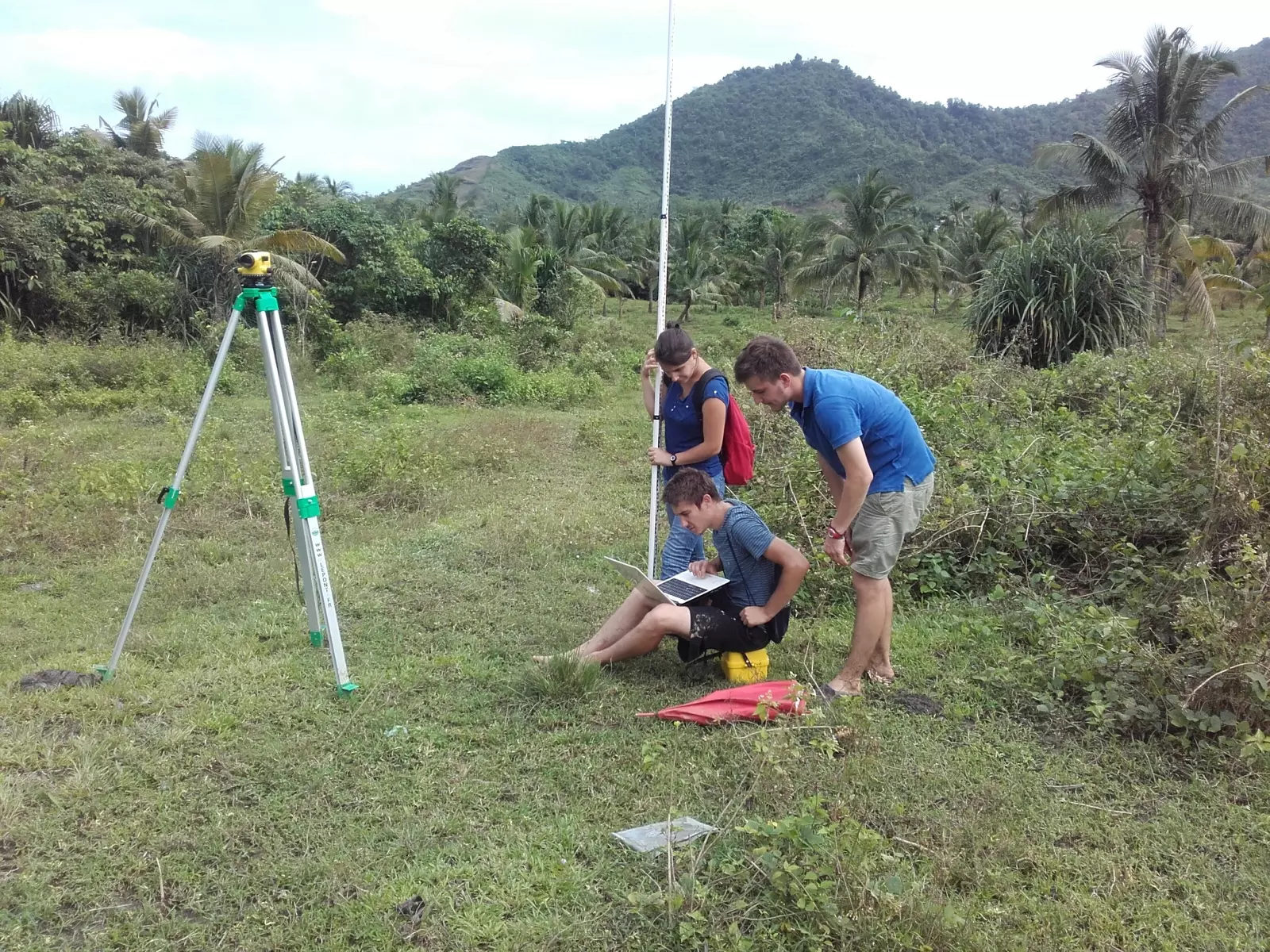 Les Philippins de Tacloban retrouvent un accès à l’eau potable