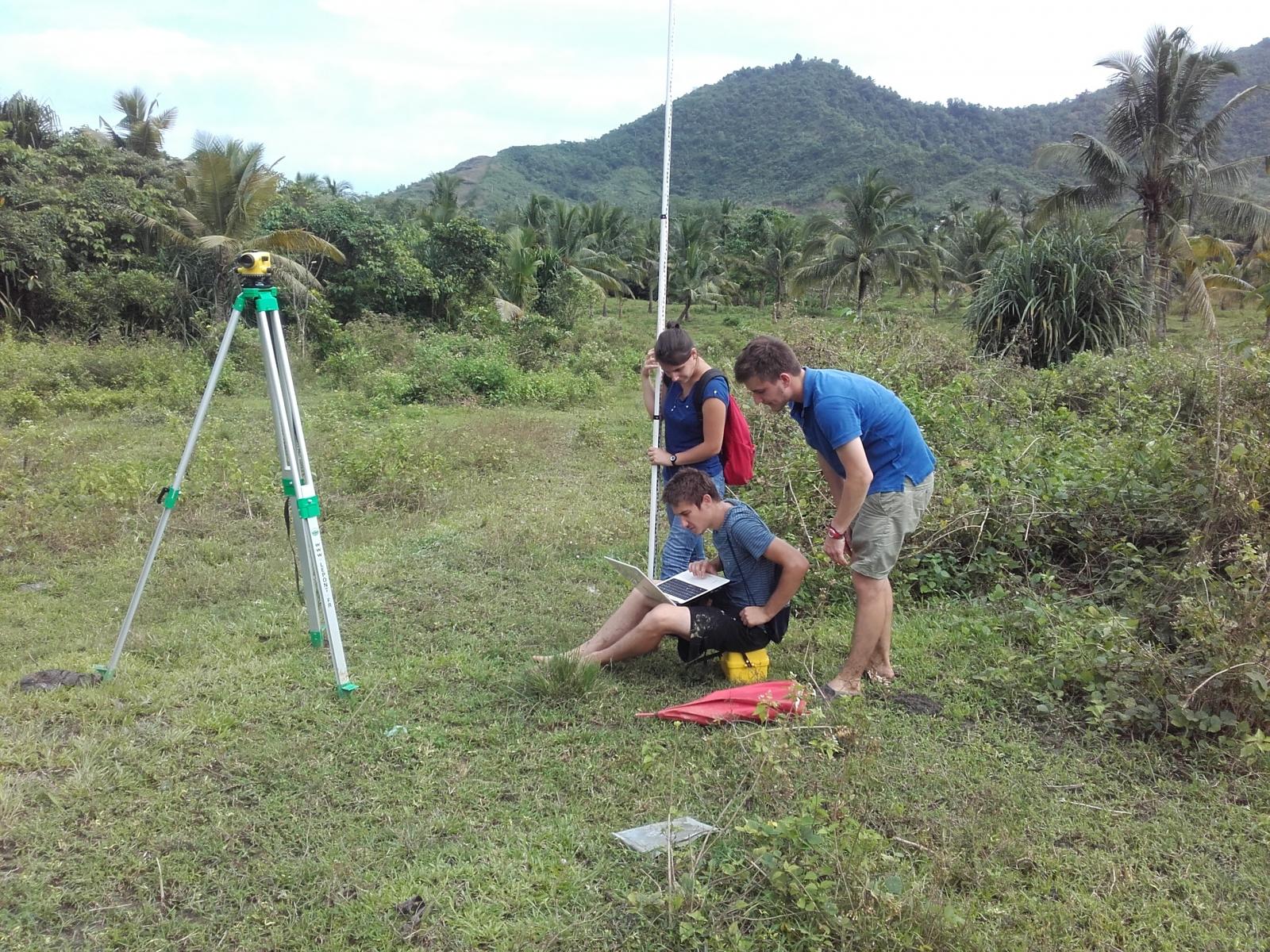 Les Philippins de Tacloban retrouvent un accès à l’eau potable