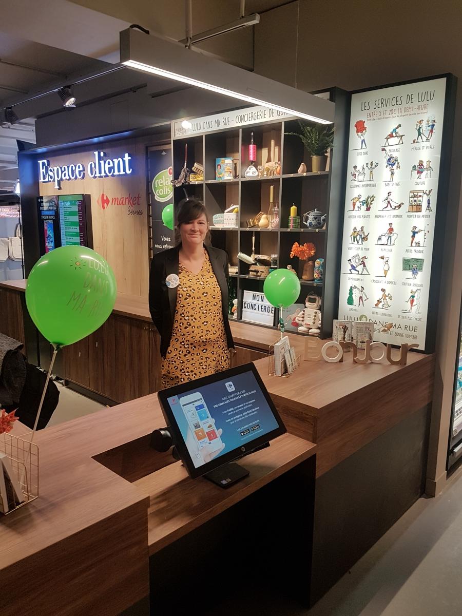 Sarah, concierge attitrée de l'espace Lulu dans ma rue - Carrefour Market Paris 7e