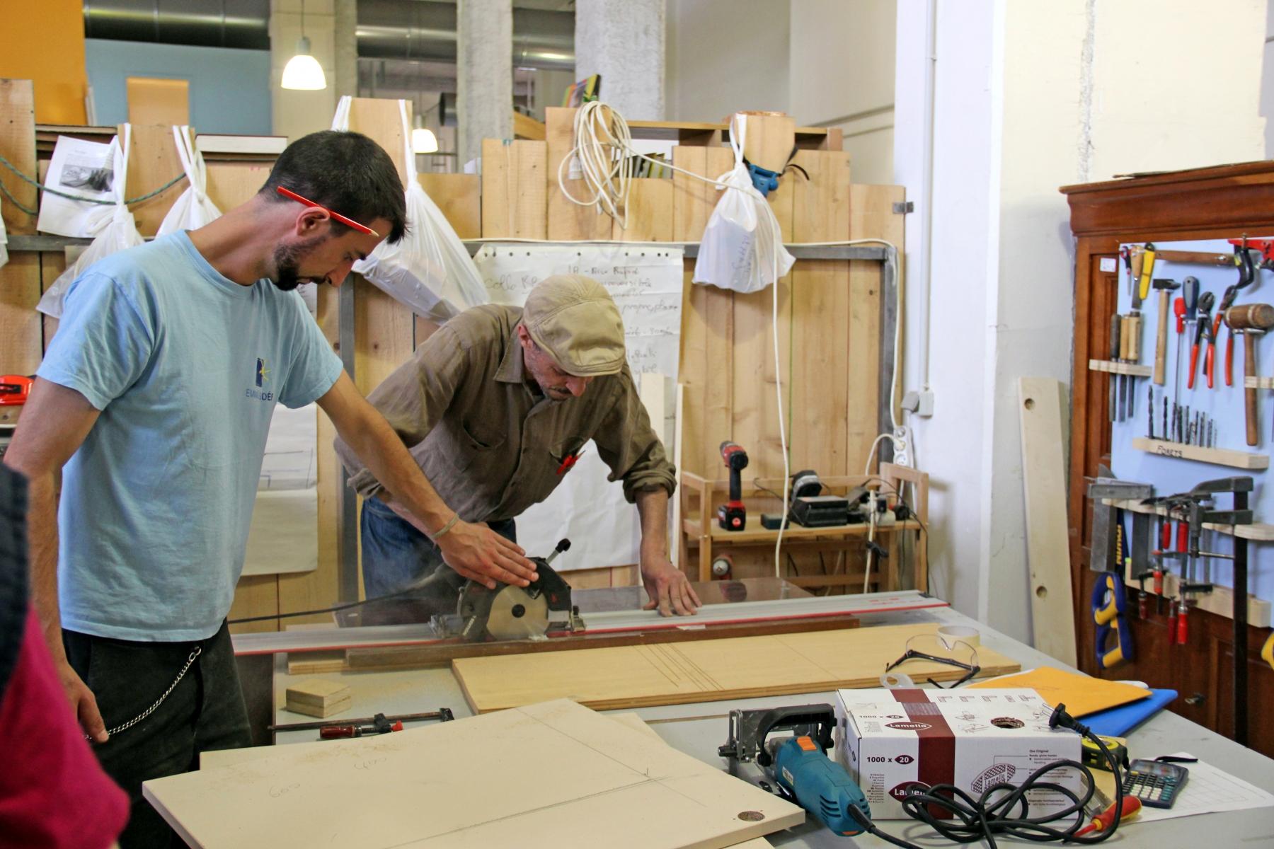De nouveaux locaux pour l’atelier Bois d’Emmaüs Défi