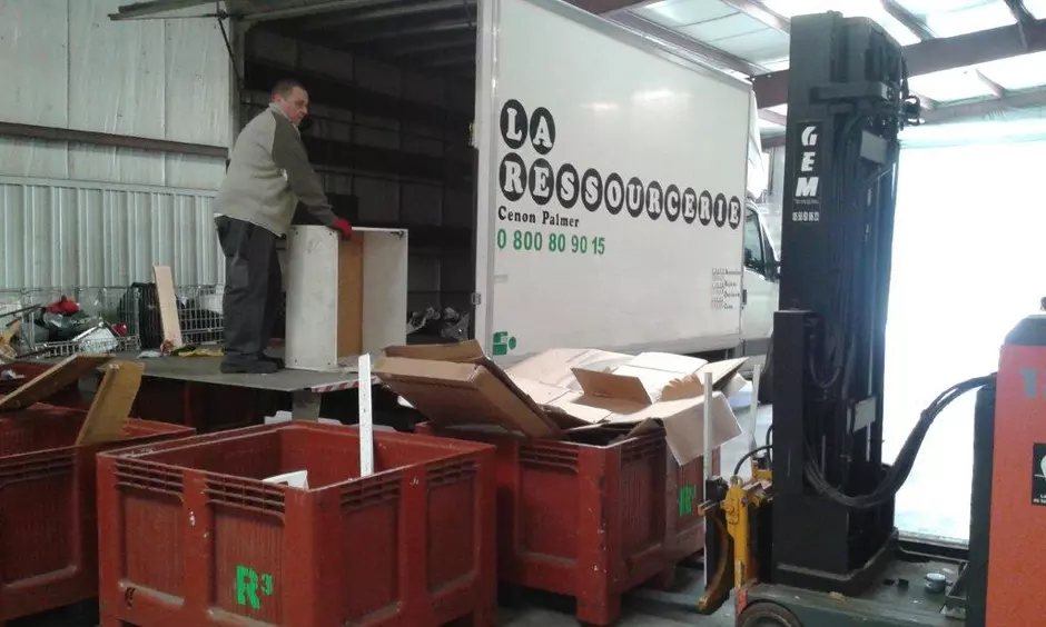 Integration and management of bulky waste in Bordeaux 10089,raw,13SE1721-Association-R3-_11_.jpg