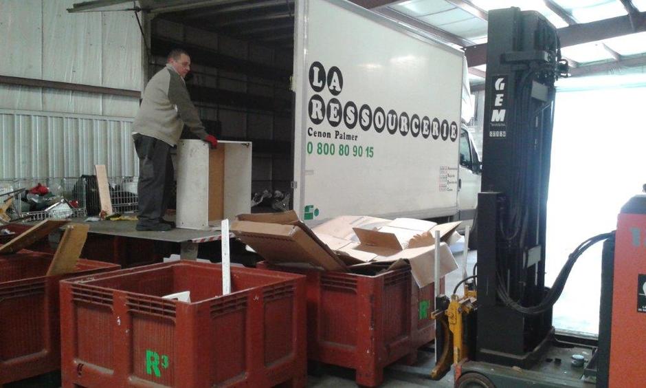 Integration and management of bulky waste in Bordeaux 10089,raw,13SE1721-Association-R3-_11_.jpg