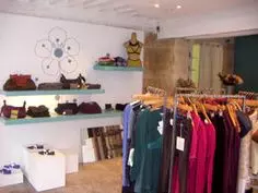 Une boutique de vêtements au cœur d'un projet d'insertion professionnelle 6947,raw,7IP0967_Rachel-et-Valerie.jpg