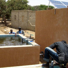 Fighting waterborne diseases: all shoulders to the wheel 7975,raw,5SD0575.jpg