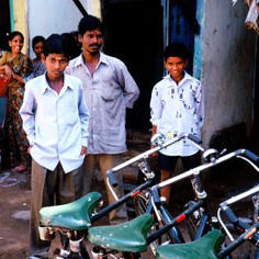 Microcredit and Training to Foster Development 8011,raw,230_inde.jpg