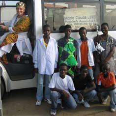 A bus to travel the long road to school 8037,raw,301_togo.jpg
