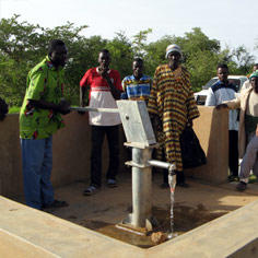 Digging for water to irrigate life 8224,raw,6SD761-ASSS-236.jpg