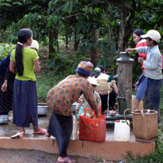 Drinking water for the village of Bao Thuan 8231,raw,6SD0837.jpg
