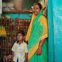 Microcredit and microinsurance to safeguard the jobs of the destitute 8259,raw,7SD888-Inter-aide-1.jpg