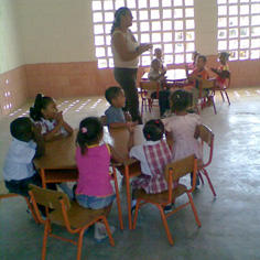 A school with a "real" canteen and a sports field deep in a shantytown 8491,raw,8SD1057-Club-Kiwanis-2.jpg