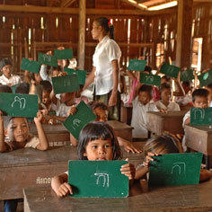 A new building to accommodate all the students of a very poor commune 8633,raw,1979,9SD1216-Enfants-du-Mekong-1.jpg