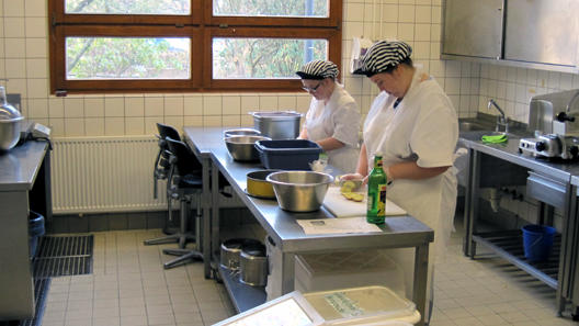 An island of learning for handicapped apprentice-cooks 9570,raw,11IP1447-528.jpg