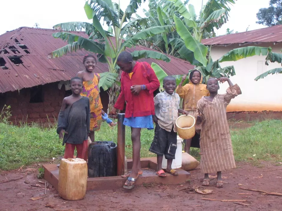 Accès à l'eau potable et assainissement pour la commune de Bangangté 9706,raw,Bangoua-Cameroun.jpg