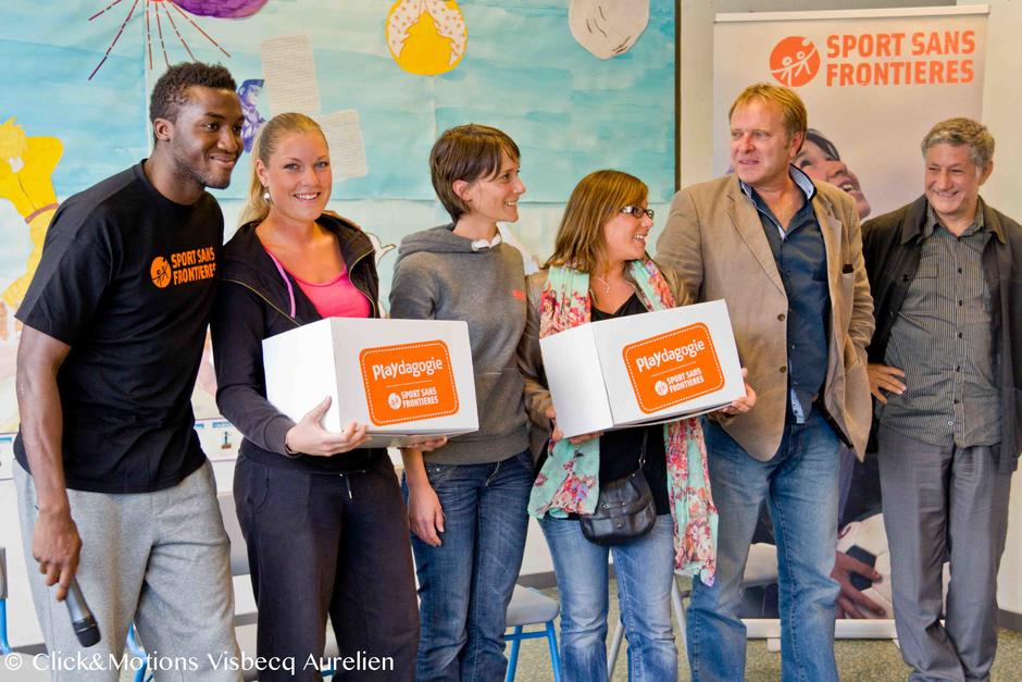 Play and learn: onward and upward with "playducation"! 9924,raw,2012---12SE1655-_o-Sport-sans-Fronti_res.jpg