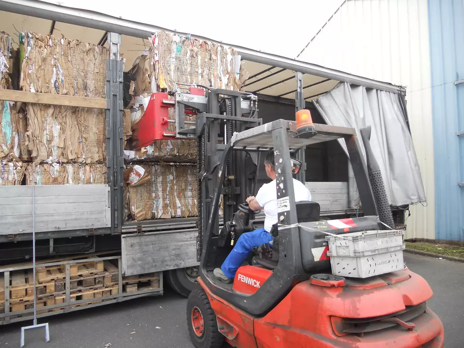 Developing paper recycling and back-to-work activity in Western Brittany 9945,raw,2013---13SE1725-_o-AGEHB.JPG