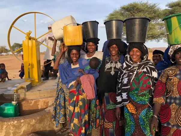 Exploitation du puits à Agadez